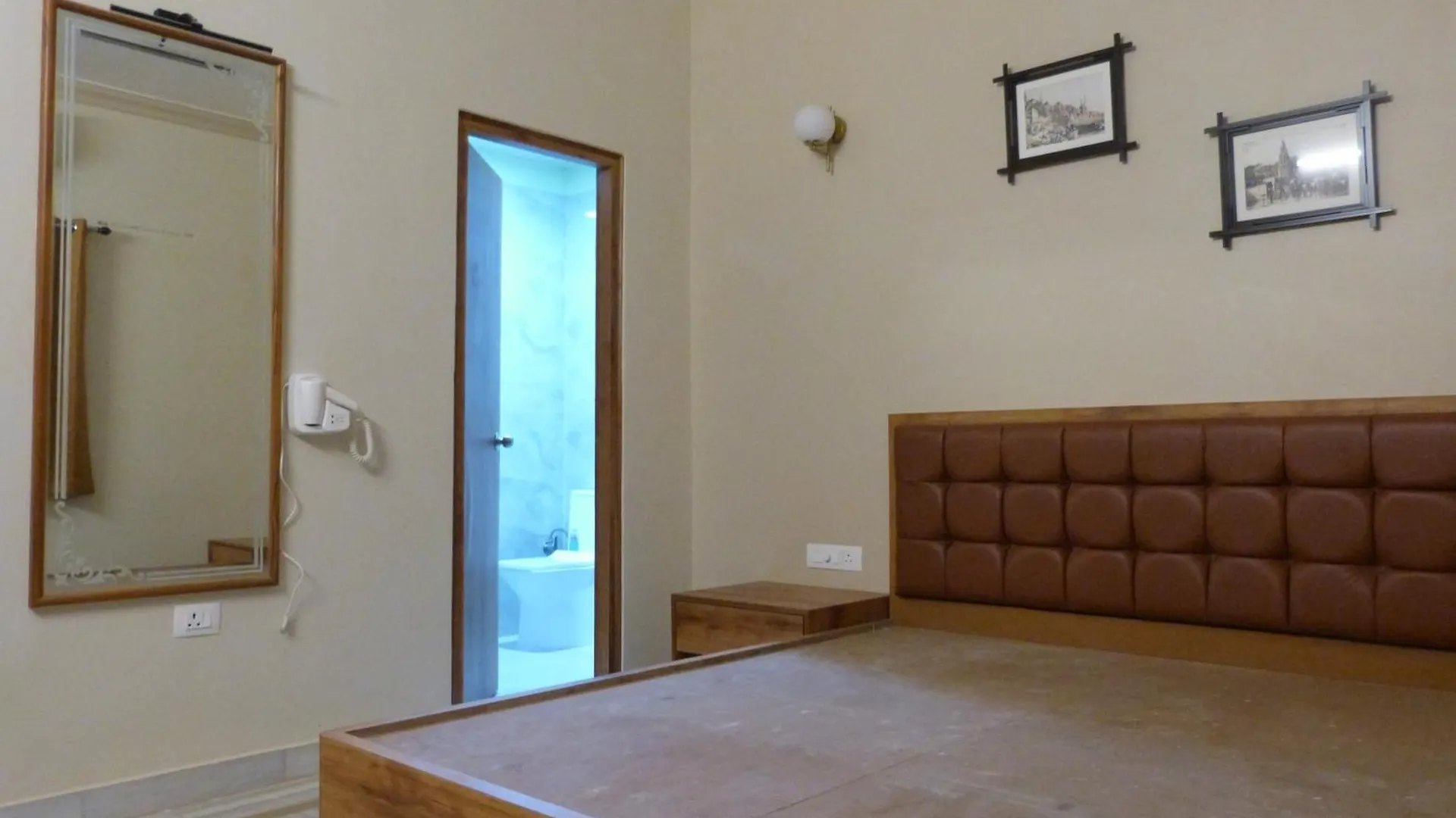 Shree Vinayak Home Stay!! Varanasi 0*,  India